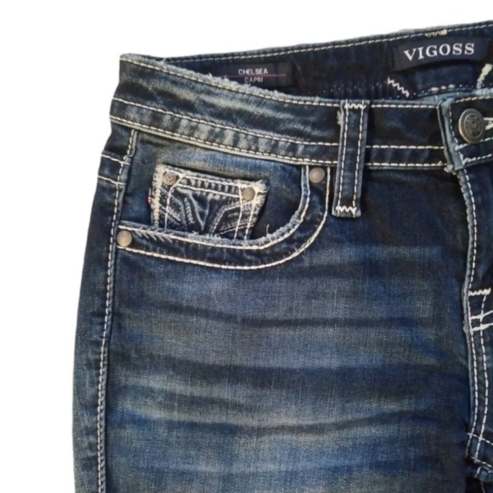 Vigoss Chelsea Heritage Fit‎ Embroidered Distressed Denim Capris Sz. 3/4